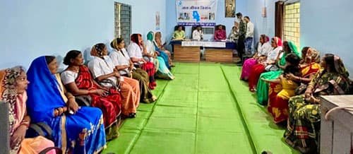 ग्राम बोड़ेगांव के ग्रामवासियों ने शराब दुकान को अन्यत्र स्थानांतरित करने की मांग