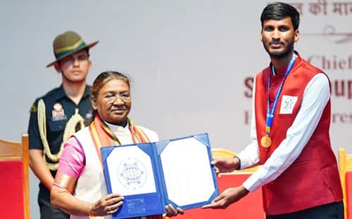 राष्ट्रपति द्रौपदी मुर्मु का वक्तव्य: “आईआईटियन्स ने वैश्विक विज्ञान और तकनीक में बनाई विशेष पहचान”