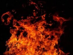 पटाखों से लगी 57 स्थानों पर आग, 8 झुलसे, लाखों की संपत्ति हुई खाक – PRABHATTV.COM