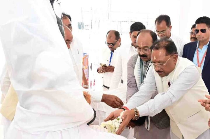 बाबा गुरू घासीदास के संदेशों को अपनाकर राज्य सरकार सबका साथ, सबका विकास के मूलमंत्र पर आगे बढ़ रही है: मुख्यमंत्री साय