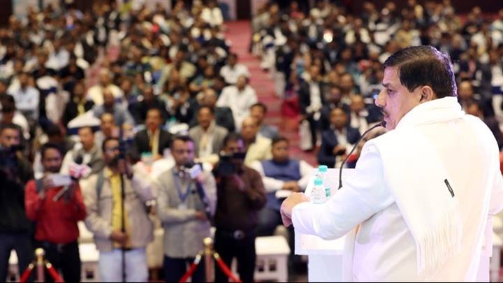 मुख्यमंत्री डॉ.मोहन यादव ने इंदौर में म्युचुअल फंड डिस्ट्रीब्यूटर्स के "निवेश मंत्रणा" कार्यक्रम को संबोधित किया।