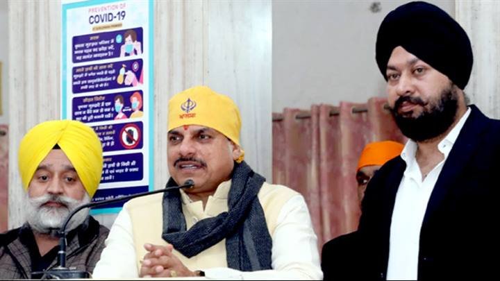 मुख्यमंत्री डॉ.मोहन यादव ने वीर बाल दिवस पर हमीदिया रोड गुरुद्वारे में साहिबज़ादों के बलिदान का स्मरण किया।