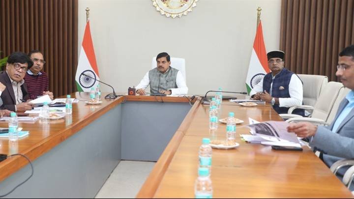 मुख्यमंत्री डॉ. मोहन यादव ने समत्व भवन (मुख्यमंत्री निवास) से धान उर्पाजन की समीक्षा की।