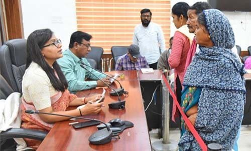 जनदर्शन में कलेक्टर ने सुनी जनता की समस्याएं, त्वरित कार्रवाई के निर्देश
