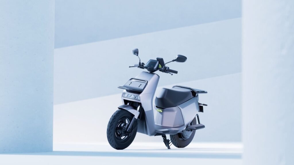 Ola Electric bBecomes First Indian Crand to Sell 4 lakh EVs in A Year