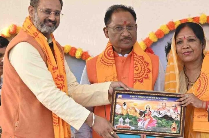 हमारी सरकार ने देवी स्वरूप माताओं-बहनों के लिए महतारी वंदन योजना लागू कर उन्हें सम्मान देने का किया है कार्य: मुख्यमंत्री विष्णु देव साय