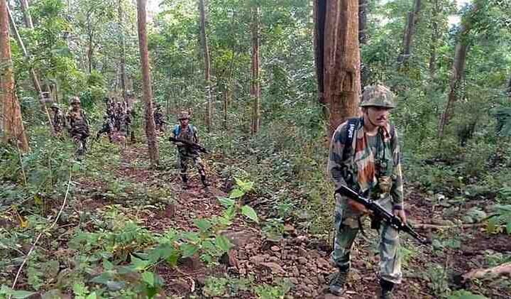 सुकमा जिले के पालीगुड़ा गुंडराजगुडेम में सुरक्षा बलों और माओवादियों में मुठभेड़