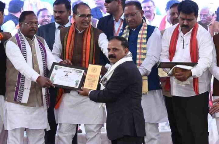 छत्तीसगढ़ आने वाले समय में धान के साथ-साथ सब्जी और फलों का भी कटोरा बनेगा: केन्द्र सरकार कृषि के साथ-साथ उद्यानिकी और बागवानी फसलों को दे रही बढ़ावा – केंद्रीय कृषि मंत्री