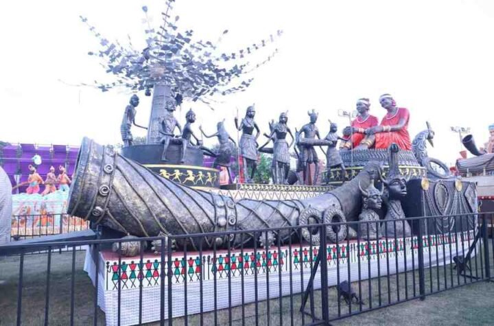 लाल किले में भारत पर्व 2025: छत्तीसगढ़ की झांकी बनी आकर्षण का केंद्र,झांकी में रामनामी समुदाय, जनजातीय कला, नृत्य व शिल्प की दिख रही झलक