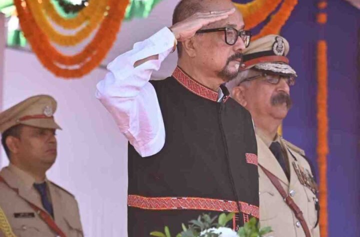 गणतंत्र दिवस समारोह-राज्यपाल रमेन डेका ने राजधानी के मुख्य समारोह में विजेताओं को किया सम्मानित