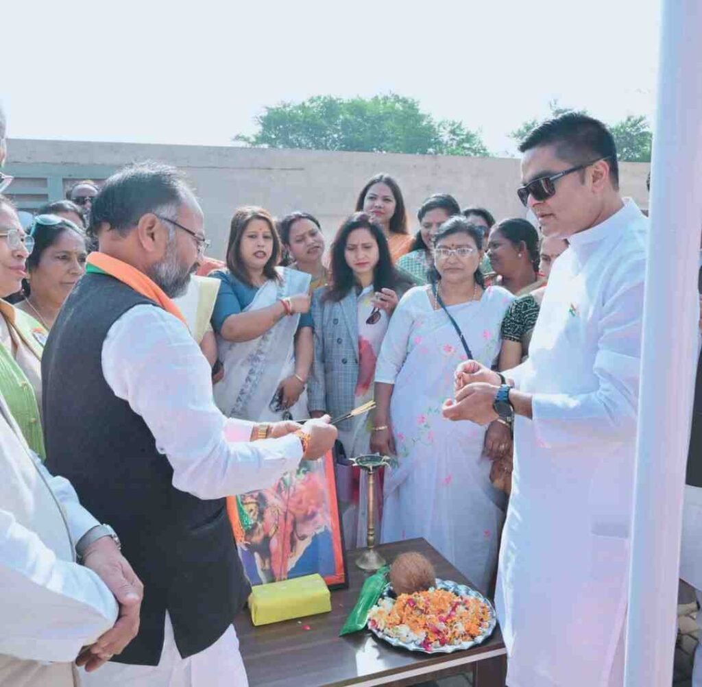 संविधान के अनुरूप कार्य करते हुए नये भारत के निर्माण में बनें सहयोगी-रिकेश सेन
