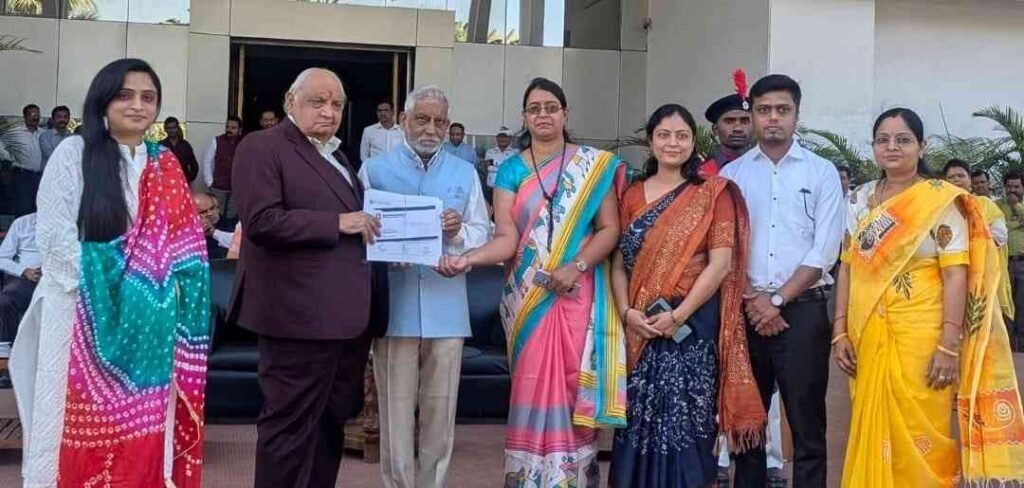 श्री शंकराचार्य प्रोफेशनल यूनिवर्सिटी में अनुसंधान गतिविधियों को बढ़ावा देने वाले शिक्षक किये गए सम्मानित