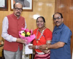 राज्यपाल डेका से श्रीमती बारले ने दी नव वर्ष की शुभकामनाएं