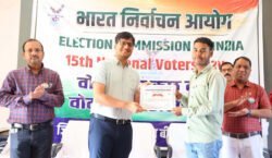 राष्ट्रीय मतदाता दिवस पर युवा मतदाताओं को किया गया प्रोत्साहित, स्वस्थ लोकतंत्र की स्थापना का लिया संकल्प
