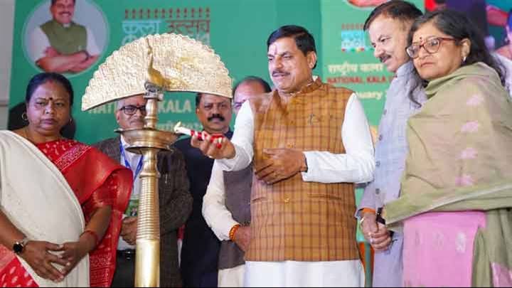 मुख्यमंत्री डॉ. मोहन यादव ने शुक्रवार को 10 वें राष्ट्रीय कला उत्सव का दीप प्रज्ज्वलित कर शुभारंभ किया।