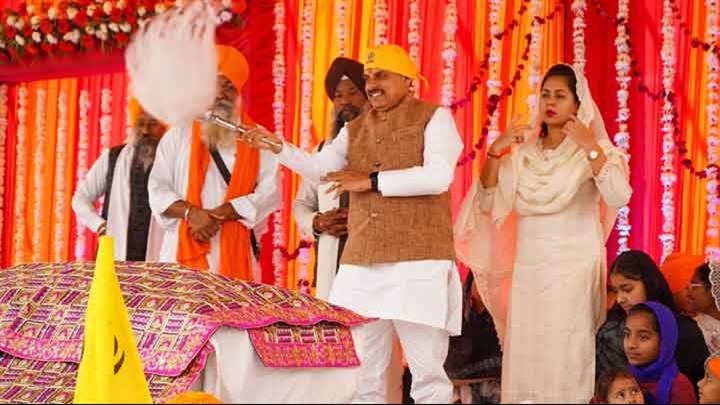 मुख्यमंत्री डॉ.मोहन यादव ने भोपाल के हमीदिया रोड़ के गुरुद्वारे में अरदास की।