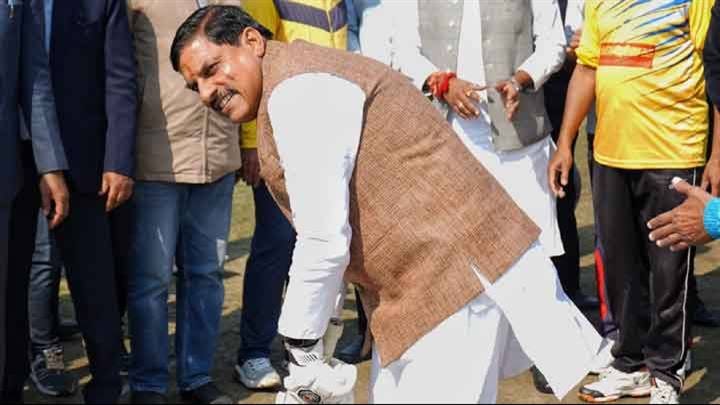 मुख्यमंत्री डॉ. मोहन यादव ने ओल्ड कैंपियन ग्राउंड पर डिजियाना-आईईएस इंटरप्रेस क्रिकेट टूर्नामेंट का शुभारंभ किया।