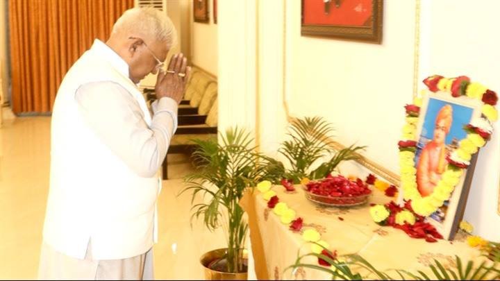 स्वामी विवेकानन्द जयंती पर राज्यपाल श्री पटेल ने किया नमन