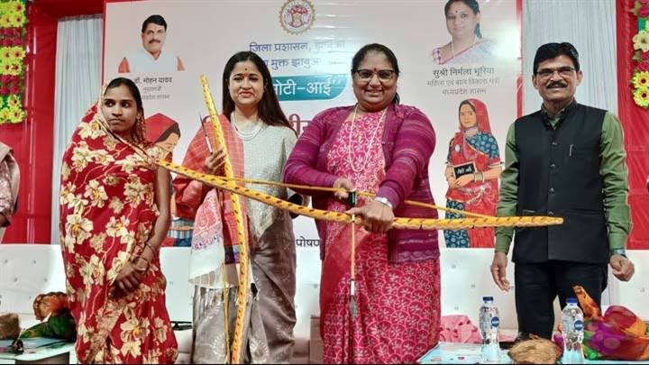 महिला बाल विकास मंत्री सुश्री भूरिया ने झाबुआ में किया मोटी आई शुभंकर को लांच
