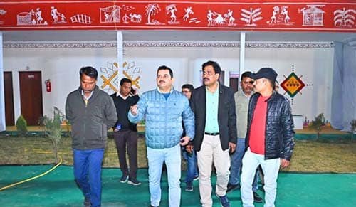 महाकुंभ 2025: सचिव पी. दयानंद ने छत्तीसगढ़ पवेलियन का किया निरीक्षण