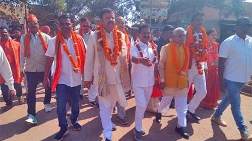 अहिवारा नगर पालिका में भाजपा प्रत्याशी नटवर ताम्रकार ने नामांकन दाखिल किया, विधायक डोमन लाल कोसेवाड़ा रहे शामिल