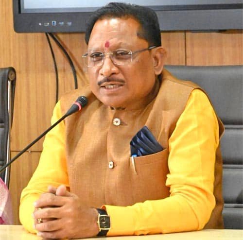 नक्सलवाद पर कड़ा प्रहार: आत्मसमर्पण और विकास से बदलता बस्तर