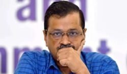 चुनाव आयोग ने केजरीवाल को यमुना के पानी में जहर वाले बयान पर थमाया नोटिस