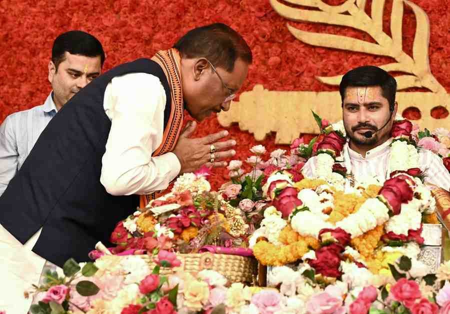 मुख्यमंत्री साय ने श्रीमदभागवत कथा में किया श्रीकृष्ण-सुदामा प्रसंग का श्रवण, छत्तीसगढ़ की समृद्धि और खुशहाली की कामना की