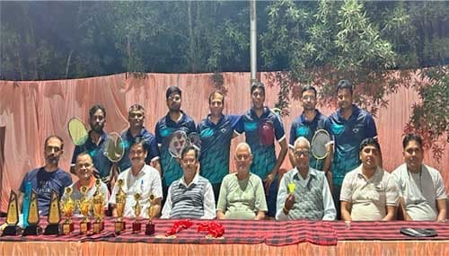 रॉयल बैडमिंटन क्लब ने किया युगल बैडमिंटन टूर्नामेंट का भव्य आयोजन