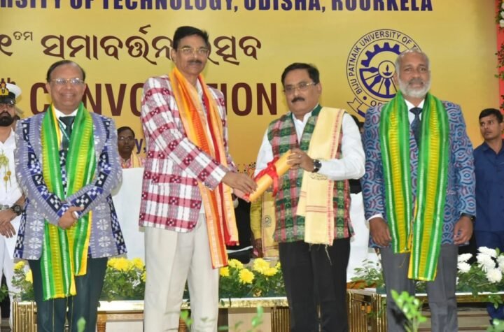 राउरकेला स्टील प्लांट के पूर्व डीआइसी अतनु भौमिक को मानद डॉक्टरेट की उपाधि, अब नाम के साथ जुड़ा डाक्टर