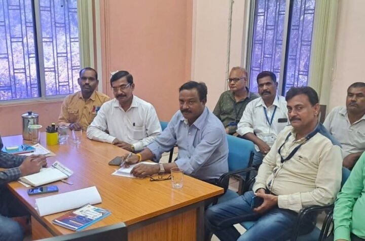 बीएसपी: ठेका समाप्ति के एक महीना पहले कीजिए श्रमिकों का मेडिकल, 10 लाख के बीमा पर करें फोकस