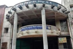 साल भर पढ़ाई CBSE, अब बच्चों पर CG बोर्ड का बोझ, अभिभावकों में आक्रोश