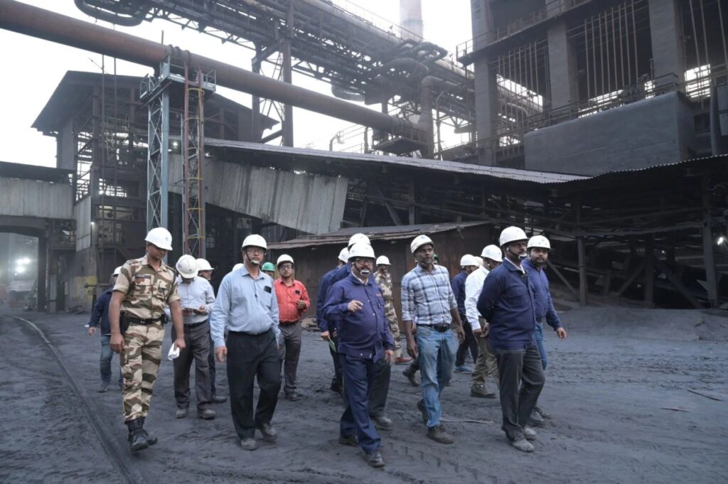 कुर्सी तोड़ नहीं हैं बोकारो स्टील प्लांट के डायरेक्टर इंचार्ज, अब यहां दिखे…