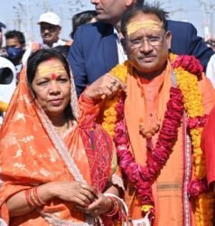 मुख्यमंत्री विष्णु देव साय ने त्रिवेणी संगम में किया पुण्य स्नान, प्रदेशवासियों की सुख-समृद्धि की कामना की