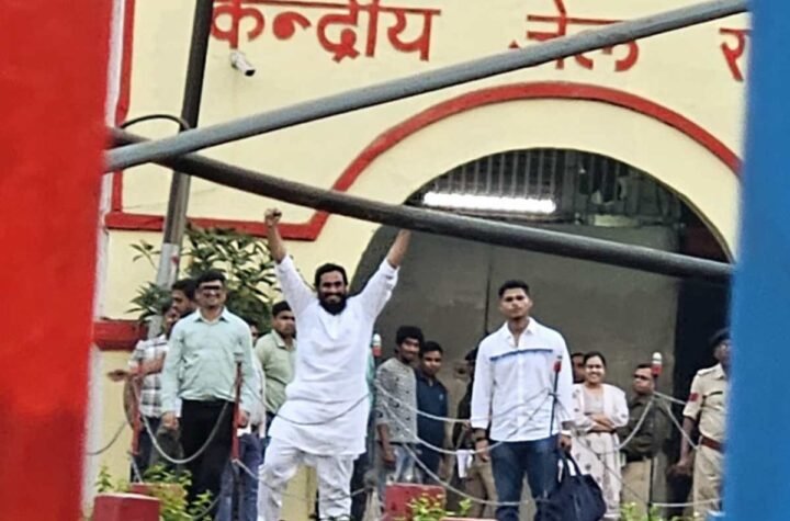 जेल से बाहर आए विधायक देवेंद्र यादव, वही जोश और दहाड़, रायपुर से भिलाई तक गूंजा जय संविधान-जय सतनाम