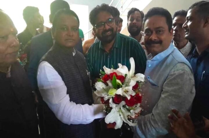राउरकेला आफिसर्स एसोसिएशन ने मुख्यमंत्री से मांगा हाउसिंग सोसाइटी के लिए जमीन, हवाई हड्डे पर ये मांग