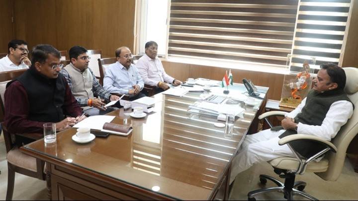 आईएमआर, एमएमआर में सुधार के लिये फोकस्ड एप्रोच से करें कार्य : उप मुख्यमंत्री श्री शुक्ल