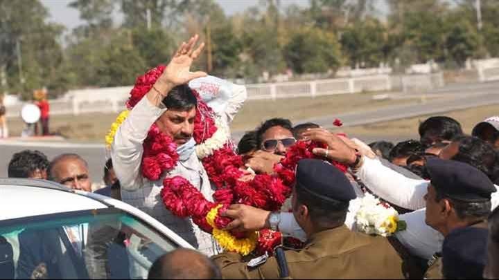 मुख्यमंत्री डॉ.मोहन यादव का उज्जैन पहुंचने पर आमजन ने हार्दिक स्वागत किया।