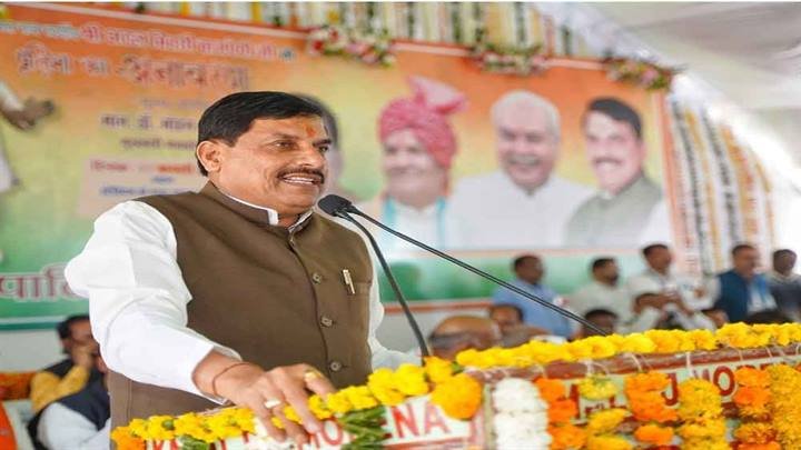 मुख्यमंत्री डॉ. मोहन यादव ने मुरैना में पूर्व प्रधानमंत्री स्व. अटल बिहारी वाजपेयी की प्रतिमा अनावरण समारोह को संबोधित किया।