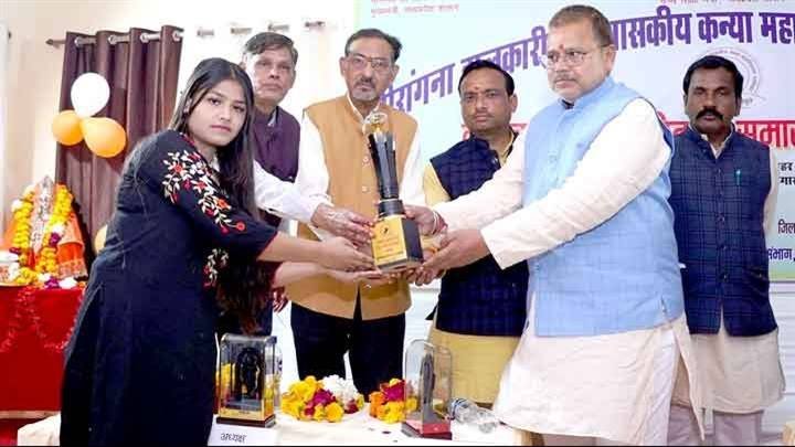 सांस्कृतिक गतिविधियां छात्राओं के समग्र विकास में मददगार होती हैं : ऊर्जा मंत्री श्री तोमर