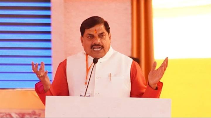 मुख्यमंत्री डॉ. मोहन यादव ने छतरपुर के गढ़ा में "बागेश्वर धाम मेडिकल साइंस एंड रिसर्च इंस्टीट्यूट" के शिलापूजन समारोह को संबोधित किया।