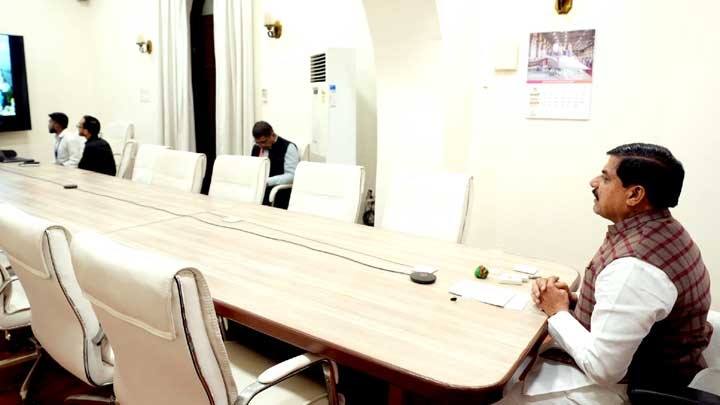 मुख्यमंत्री डॉ.मोहन यादव वीडियो कॉन्फ्रेंसिंग से आष्टा सीहोर के आष्टा में आयोजित मुख्यमंत्री विवाह सम्मेलन में शामिल हुए।