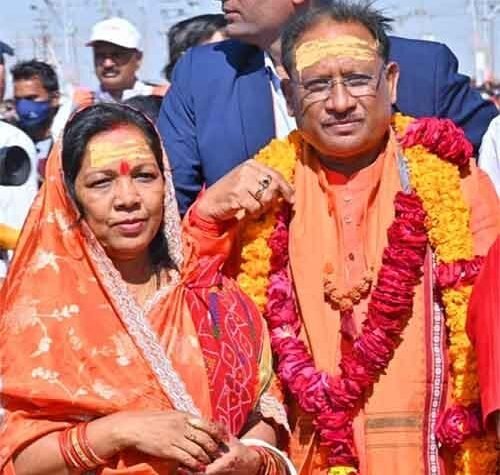 महाकुंभ 2025: मुख्यमंत्री विष्णु देव साय ने त्रिवेणी संगम में किया पुण्य स्नान