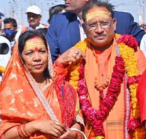 महाकुंभ 2025: मुख्यमंत्री विष्णु देव साय ने त्रिवेणी संगम में किया पुण्य स्नान